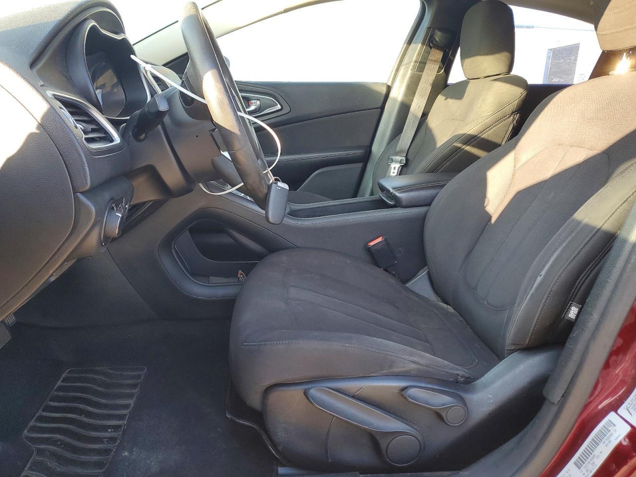 2015 Chrysler 200 Lx - Фото 7