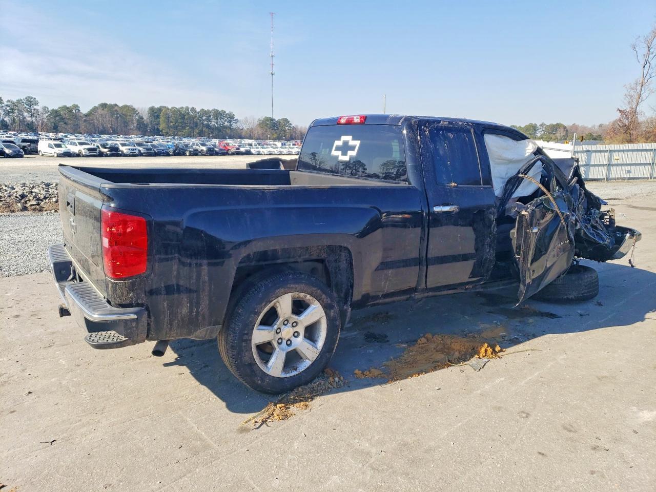 2015 Chevrolet Silverado C1500 - Image 3