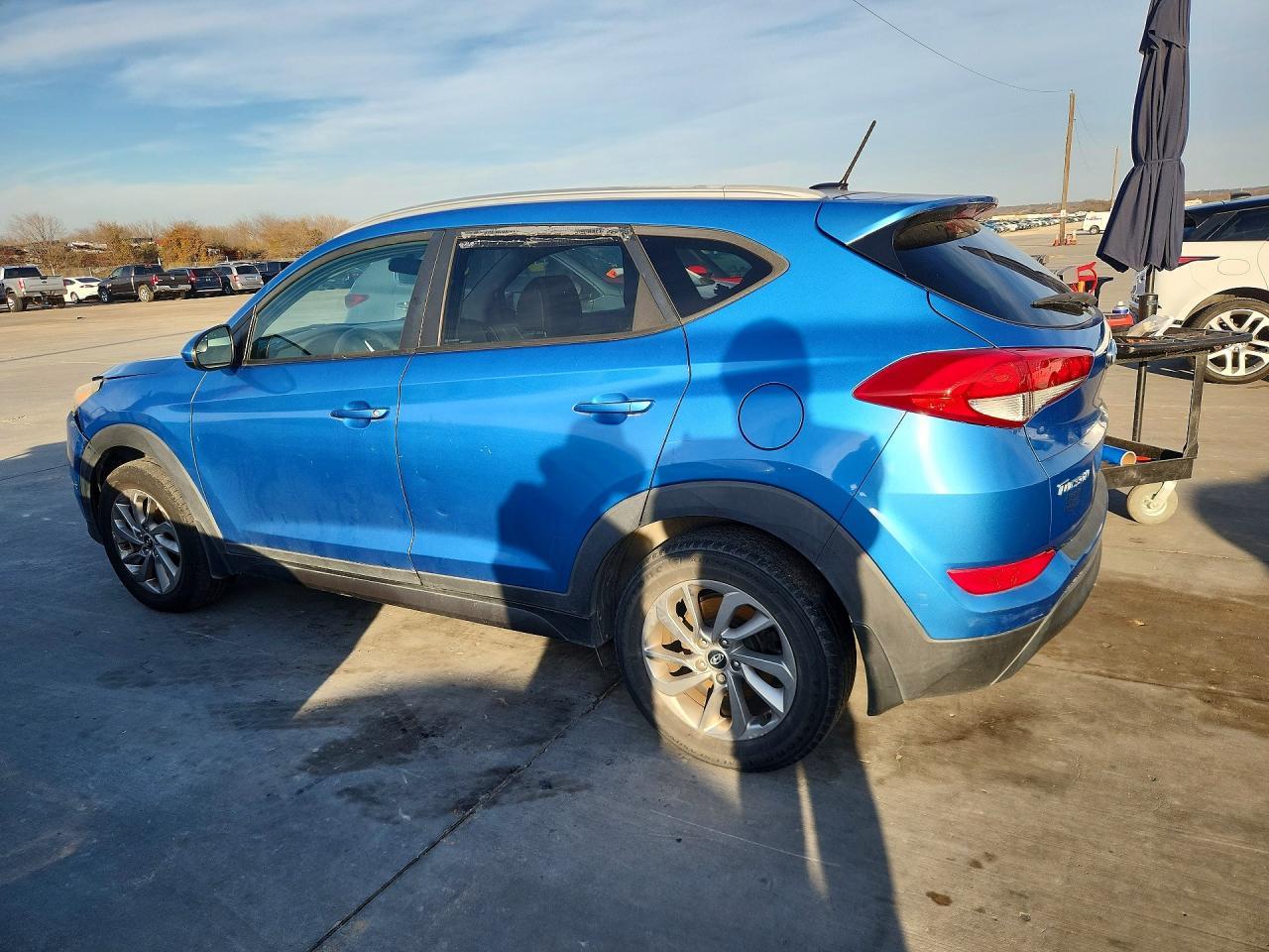 2016 Hyundai Tucson Limited - Image 2