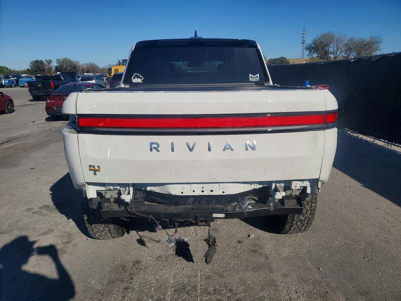 2023 Rivian R1T Adventure - Image 6