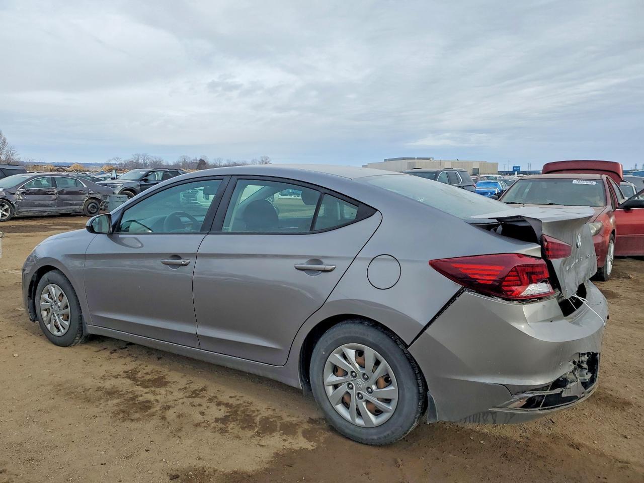 2020 Hyundai Elantra Se - Image 2