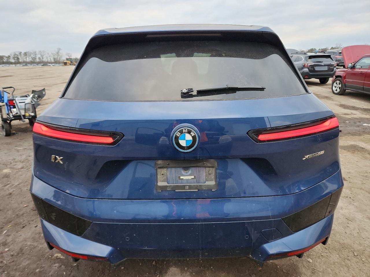 2023 BMW Ix xDrive50 - Фото 6