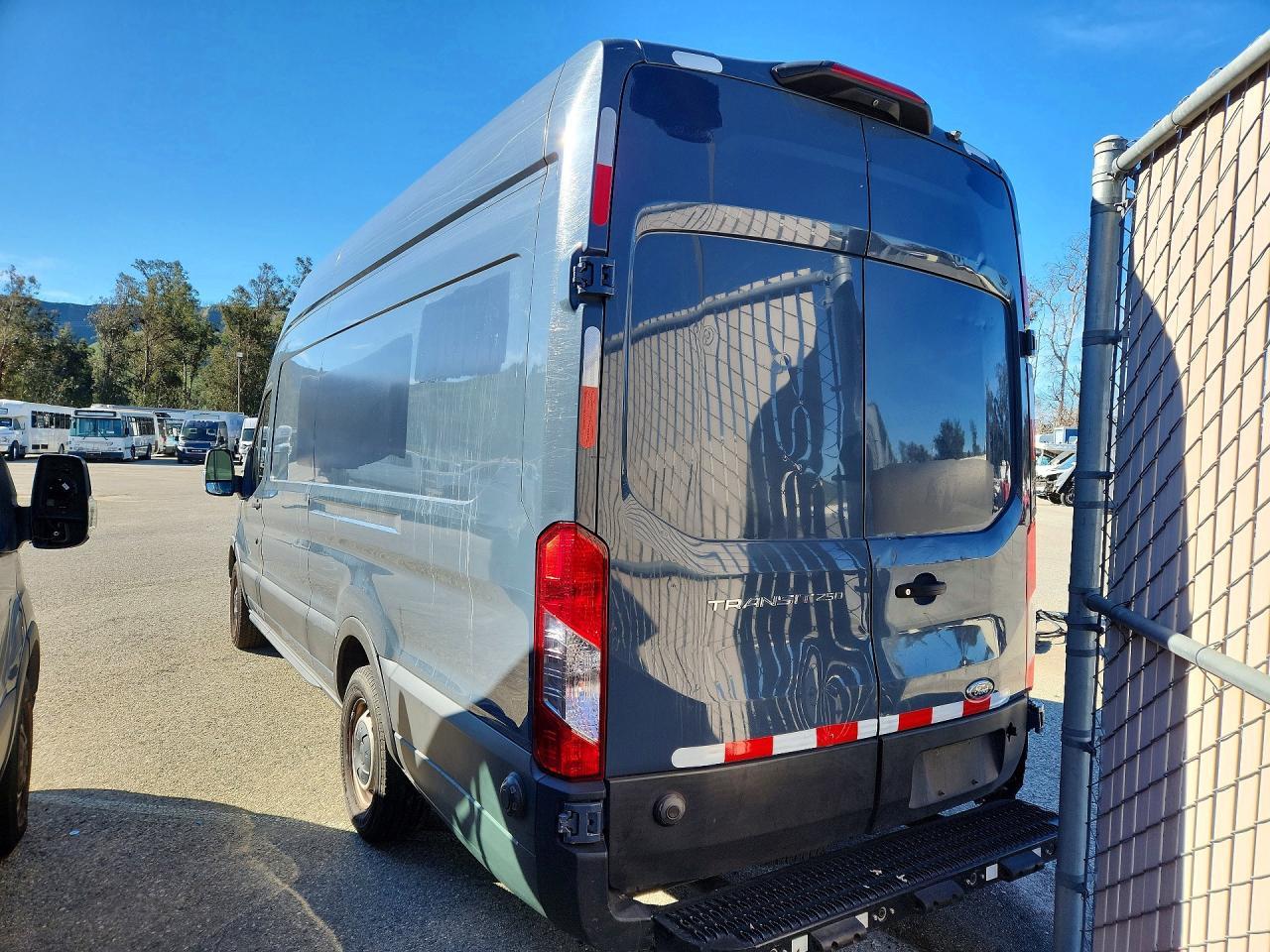 2020 Ford Transit T-250 - Cargo Van *** Prior Fleet *** - Фото 2