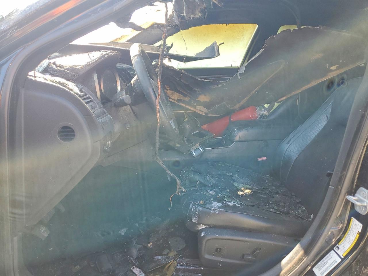 2013 Chrysler 300C - Фото 7