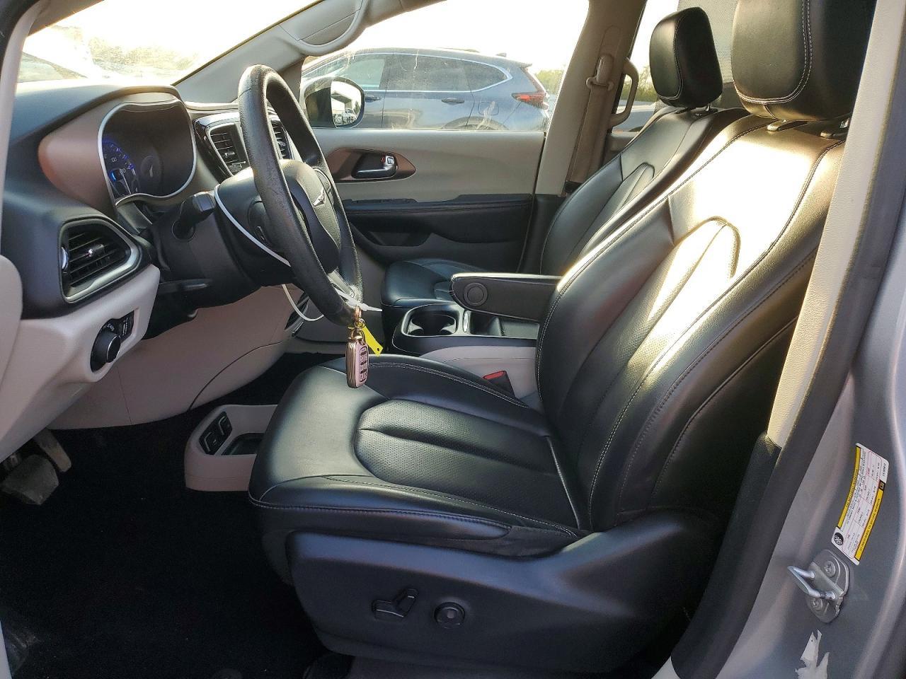 2020 Chrysler Voyager Lxi - Фото 7