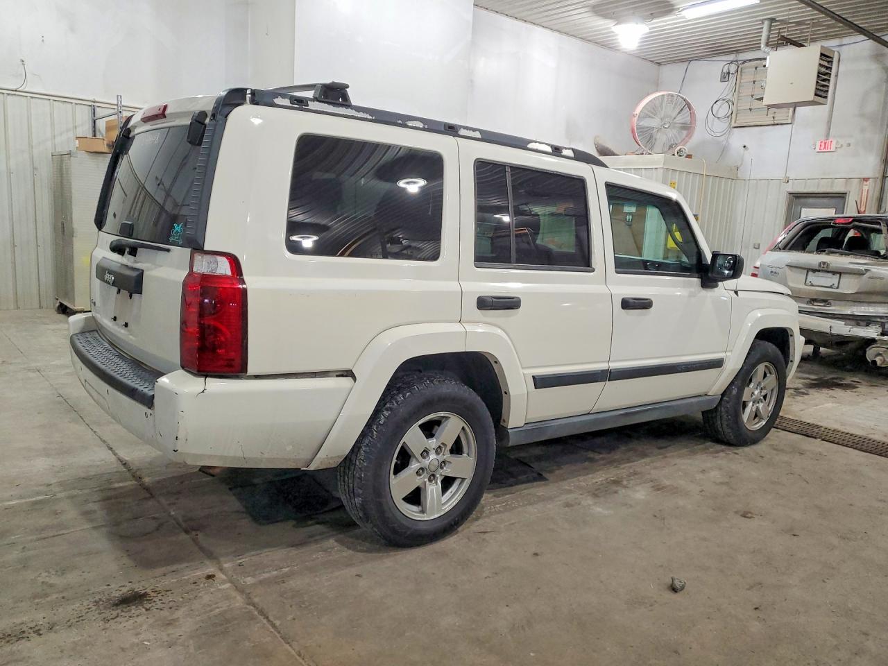 2006 Jeep Commander - Фото 3