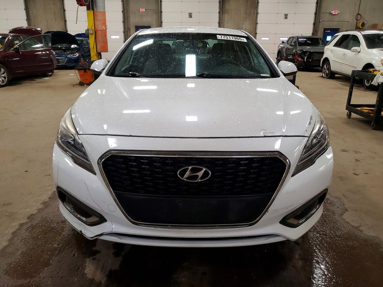 2016 Hyundai Sonata Hybrid - Фото 5