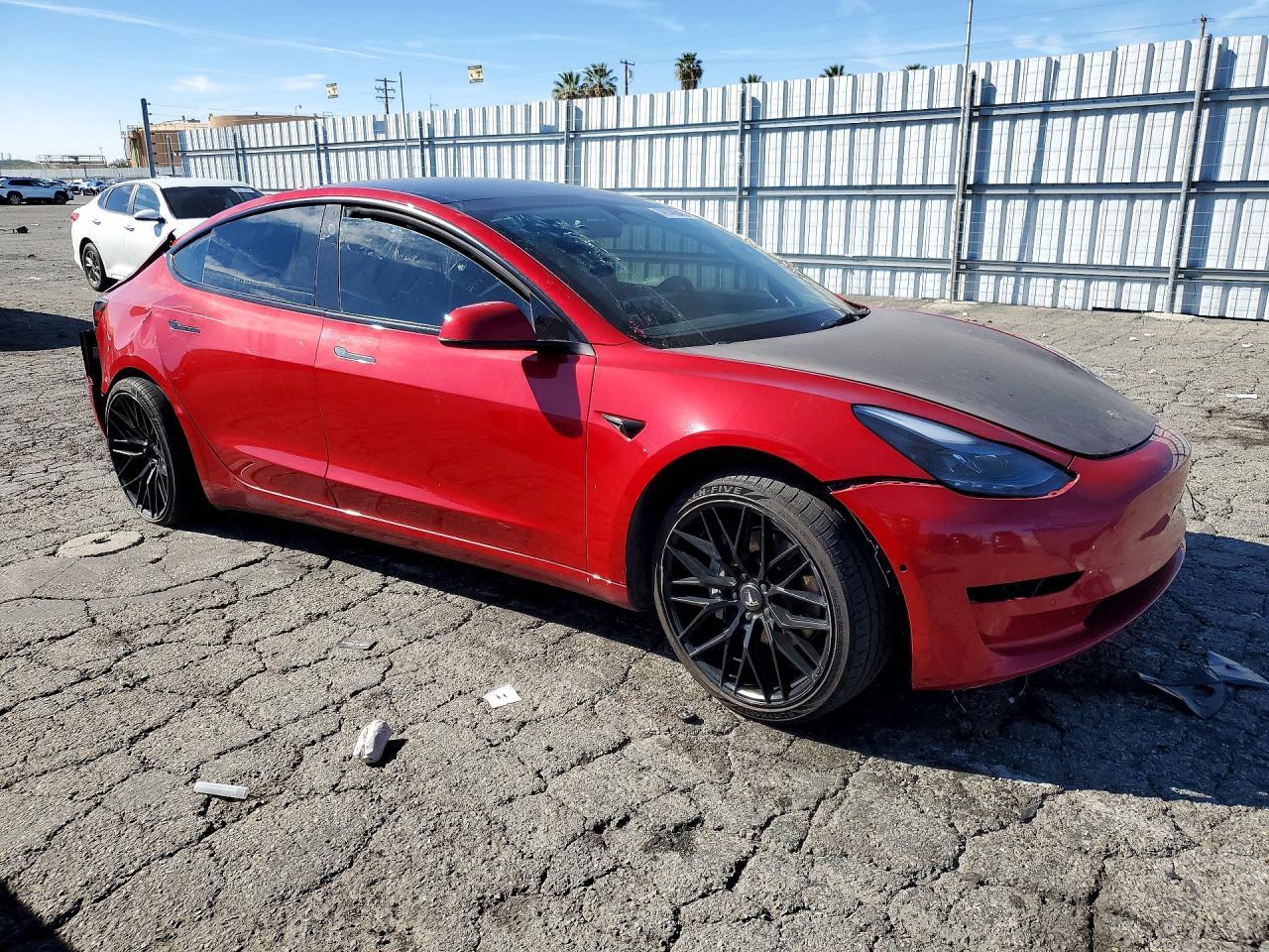 2022 Tesla Model 3 - Фото 4