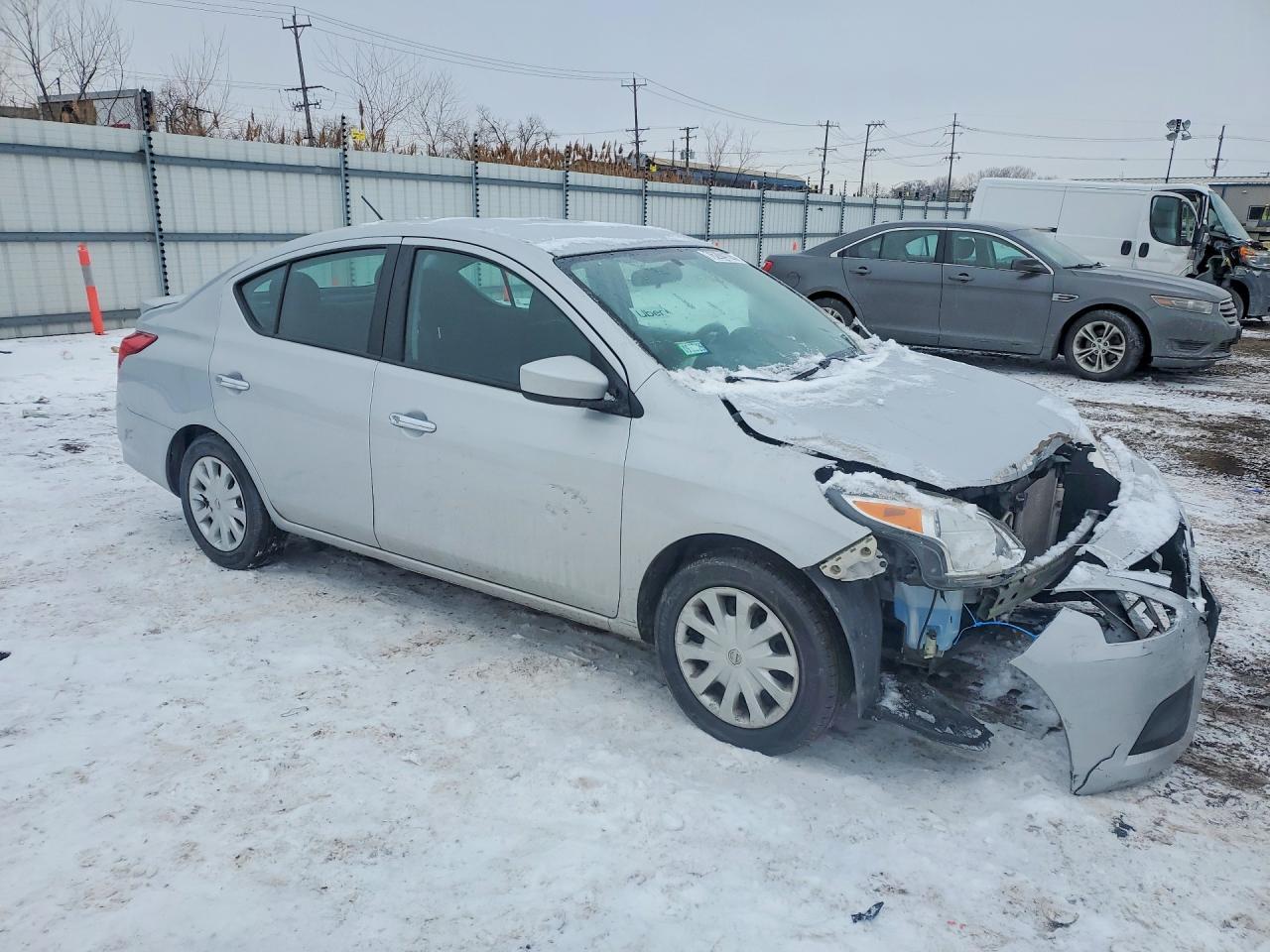 2019 Nissan Versa S - Фото 4