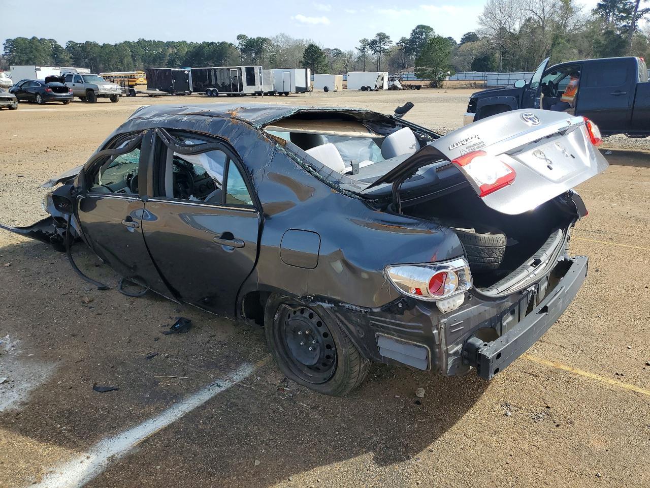 2013 Toyota Corolla Le - Фото 2