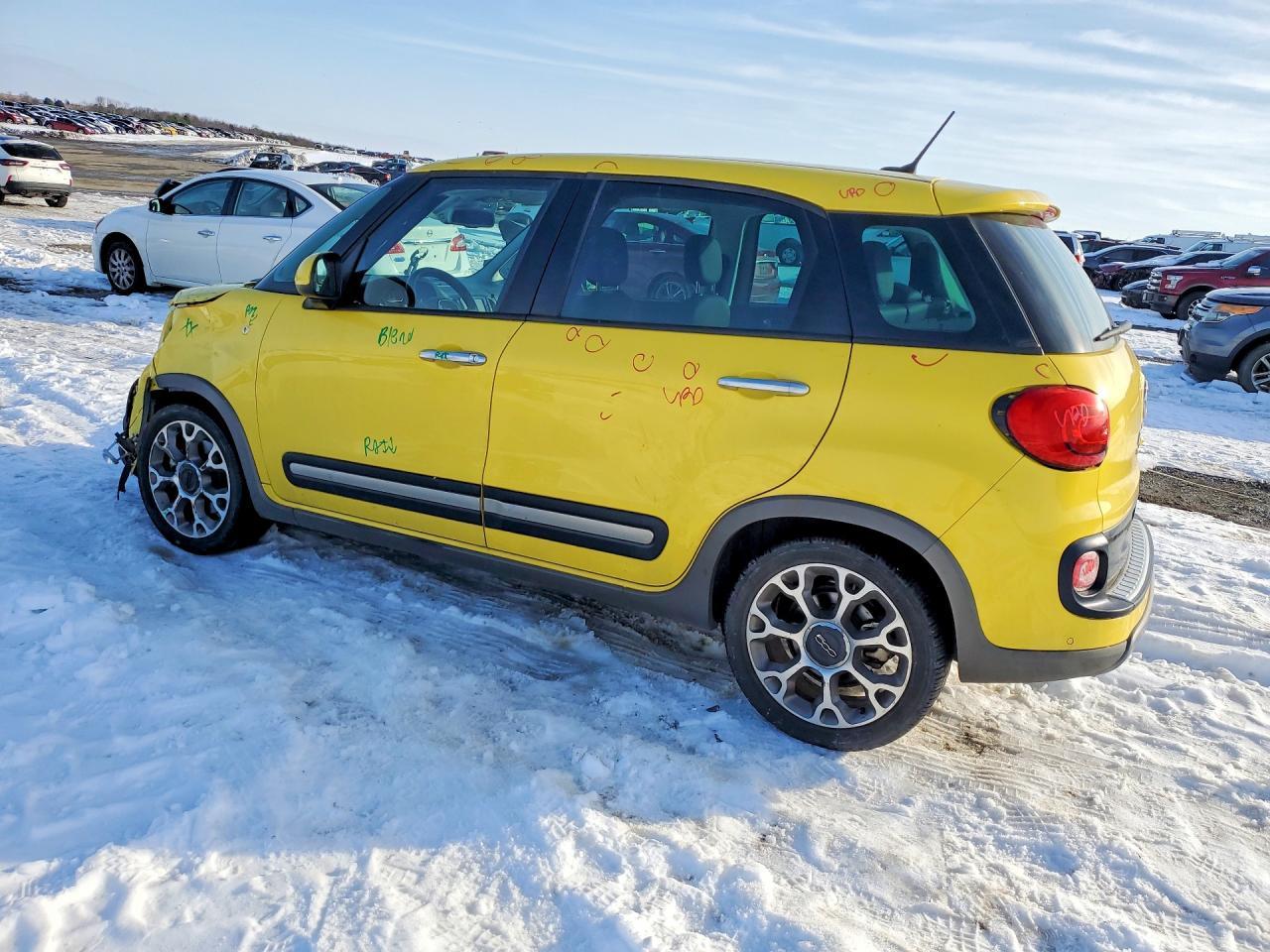 2014 Fiat 500L Trekking - Image 2