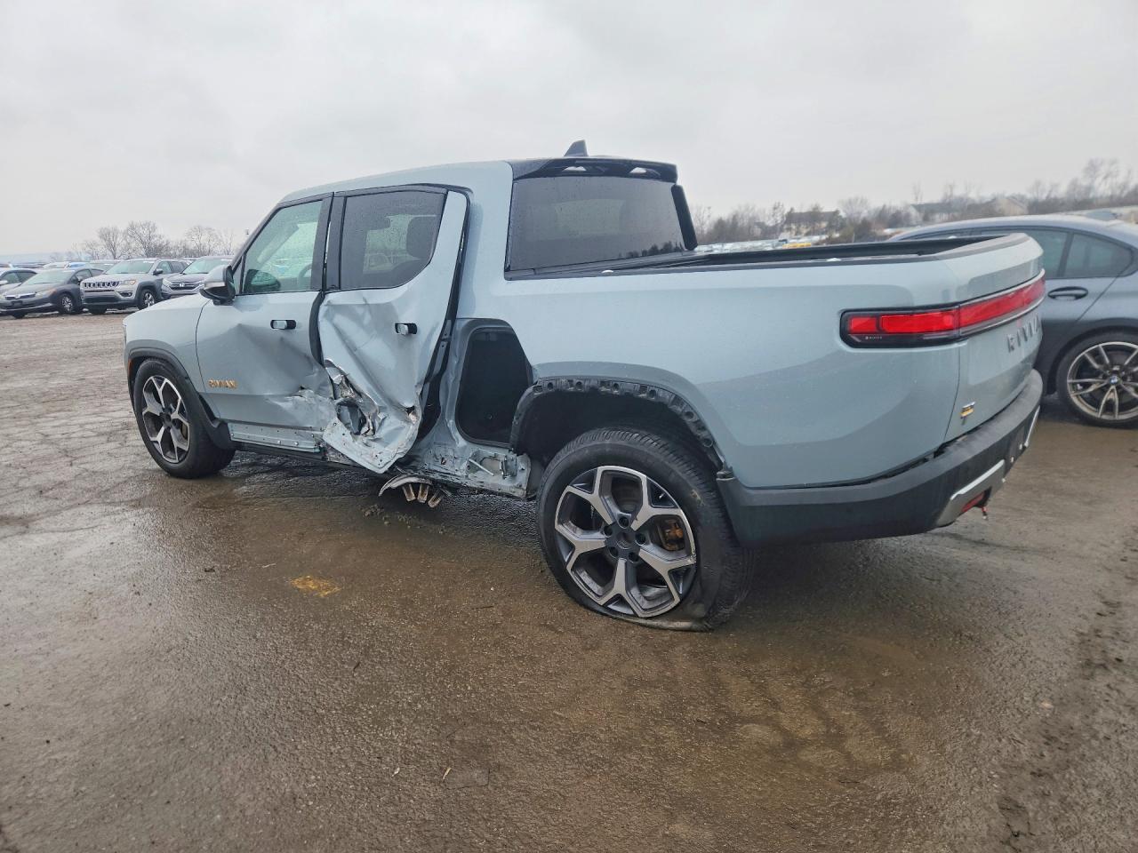 2023 Rivian R1T Adventure - Image 2