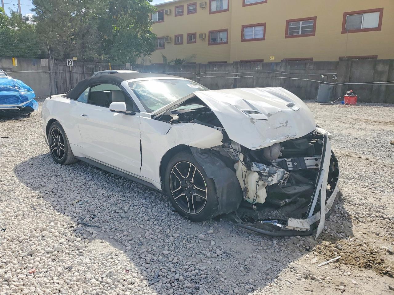 2020 Ford Mustang - Image 4