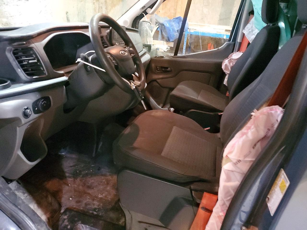 2020 Ford Transit 250 Delivery Van - Фото 7