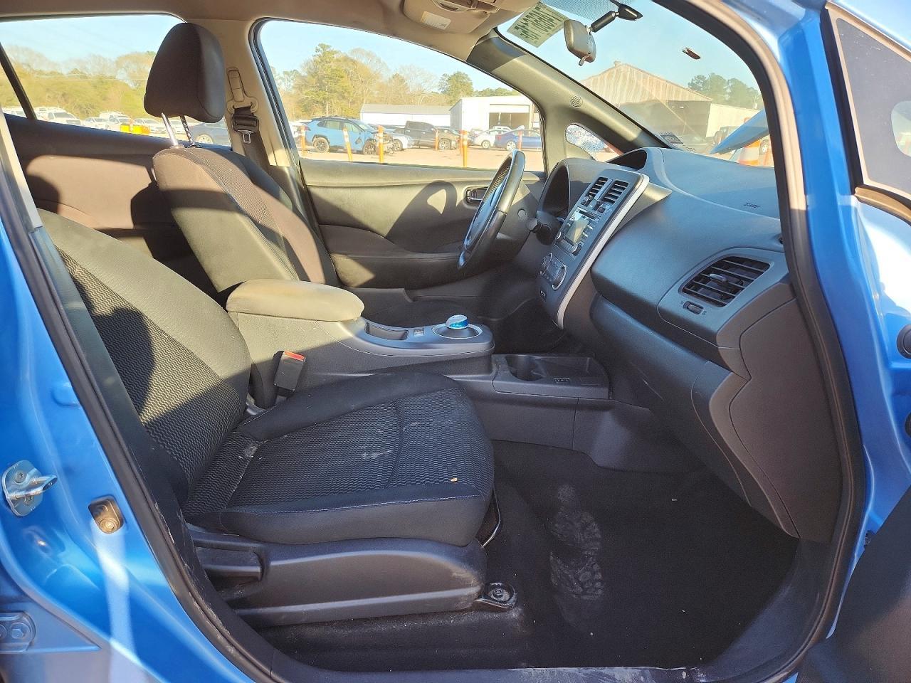 2013 Nissan Leaf S - Image 7