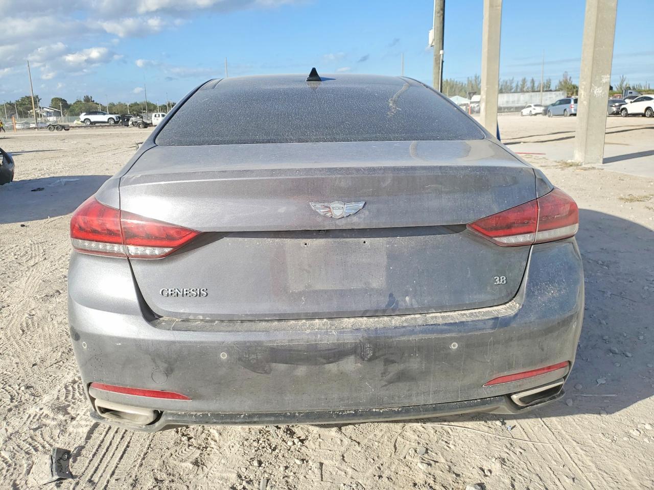 2015 Hyundai Genesis 3.8L - Фото 6