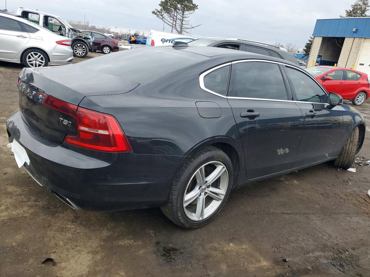 2018 Volvo S90 T5 Momentum - Фото 3