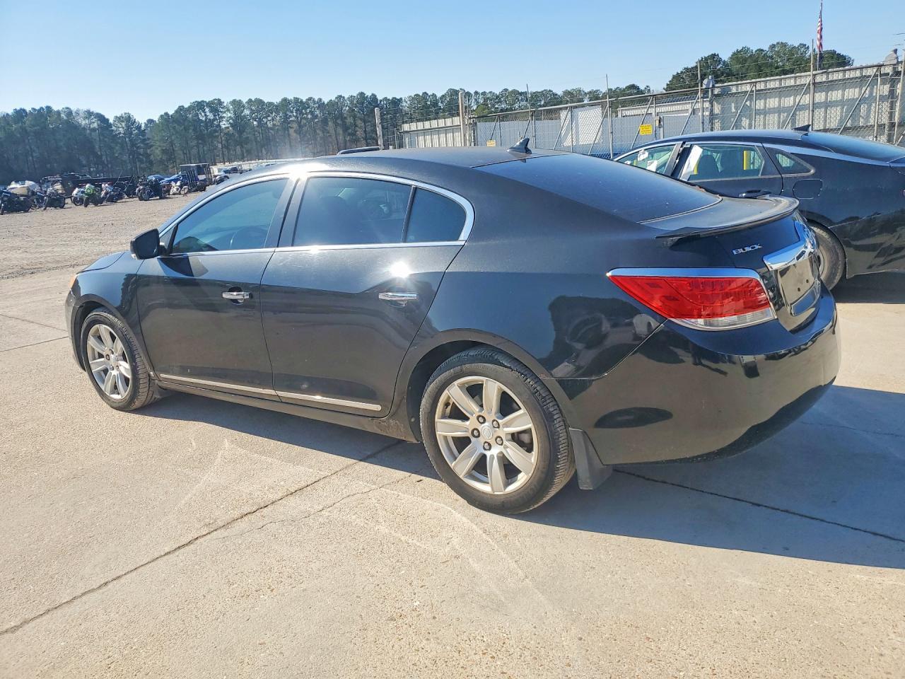 2010 Buick Lacrosse Cxl - Image 2