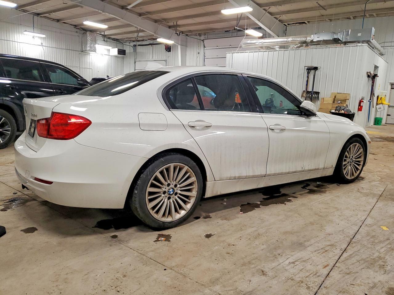 2013 BMW 328 I - Фото 3