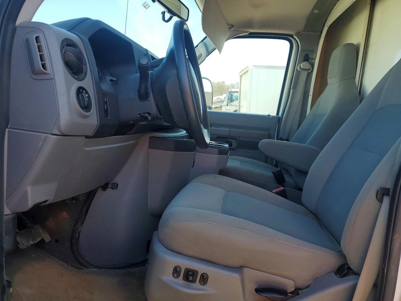 2017 Ford E350 Super Duty Box Truck - Фото 7