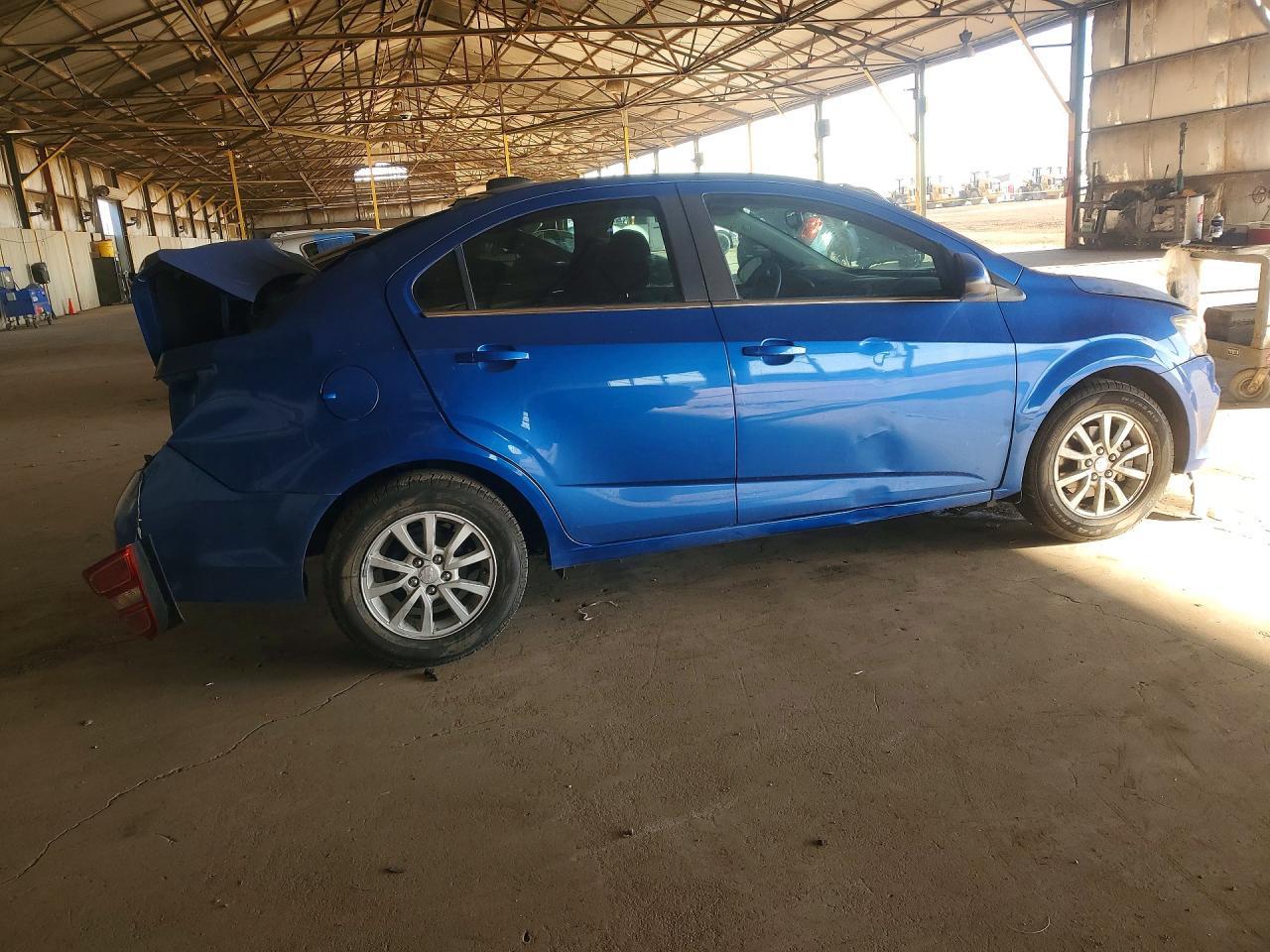 2017 Chevrolet Sonic Lt - Фото 3