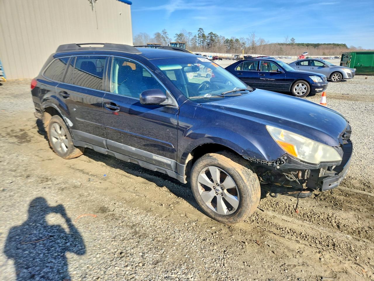 2011 Subaru Outback 2.5I Limited - Image 4