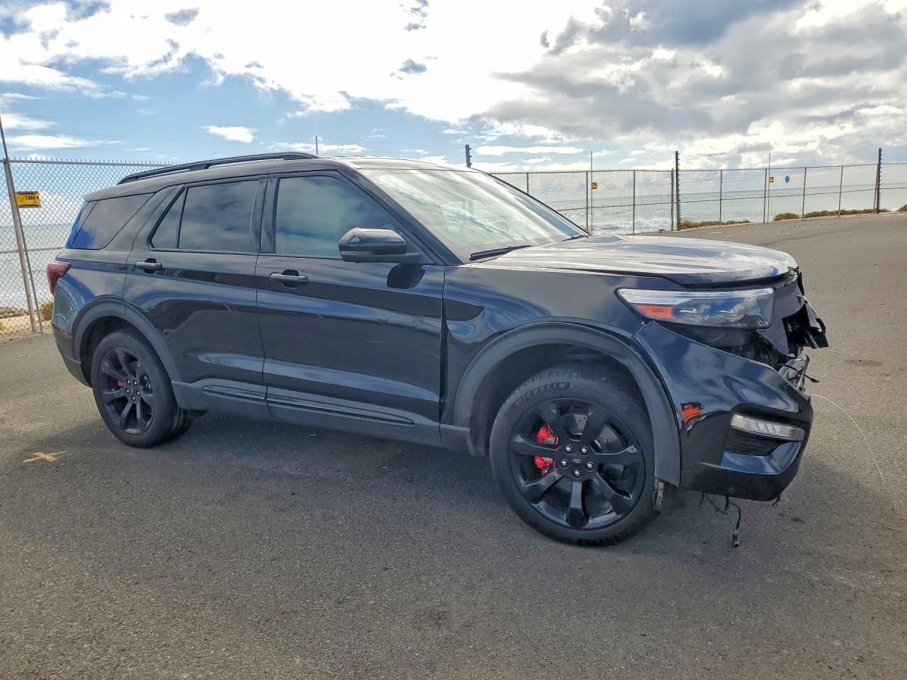 2022 Ford Explorer - Image 4