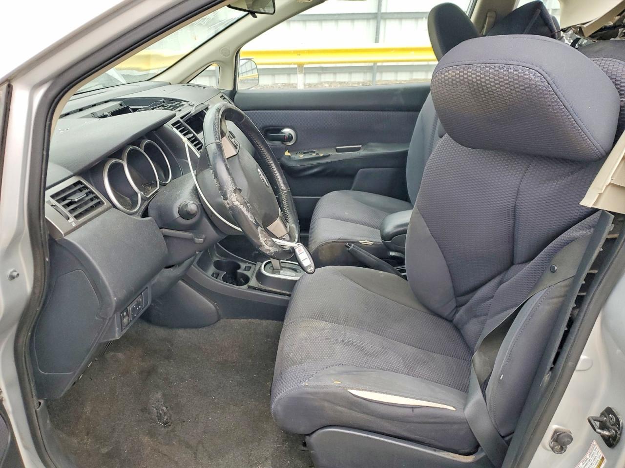 2009 Nissan Versa 1.8 S - Image 7