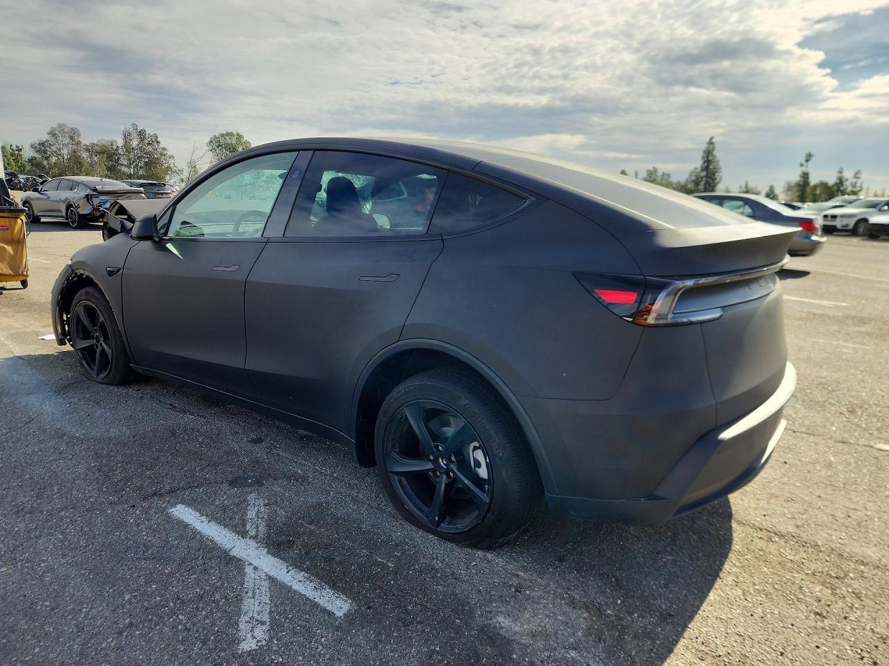 2026 Tesla Model Y - Image 2