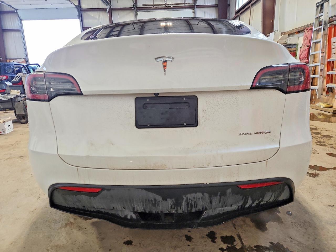 2023 Tesla Model Y - Image 6