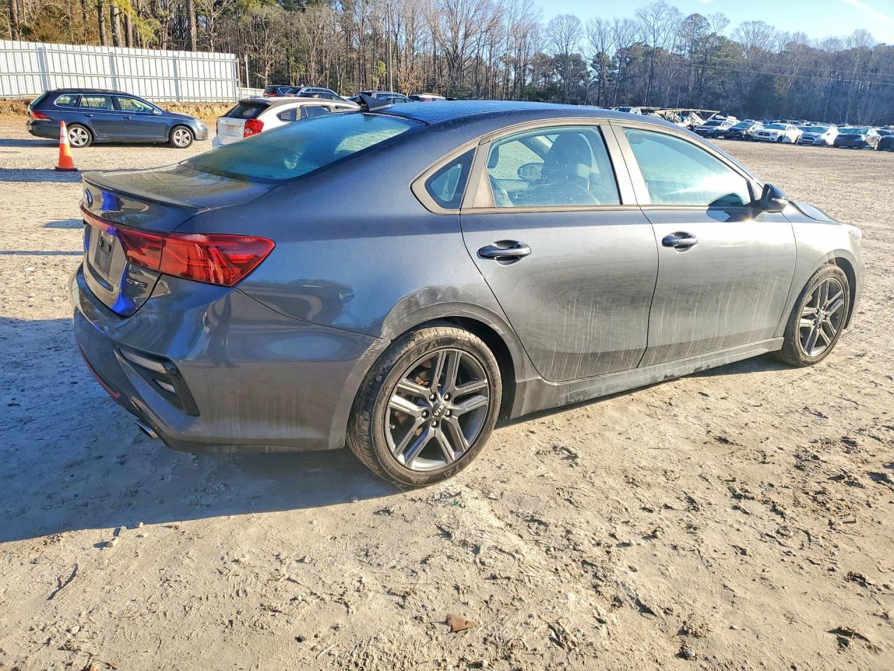 2020 Kia Forte Gt Line - Фото 3