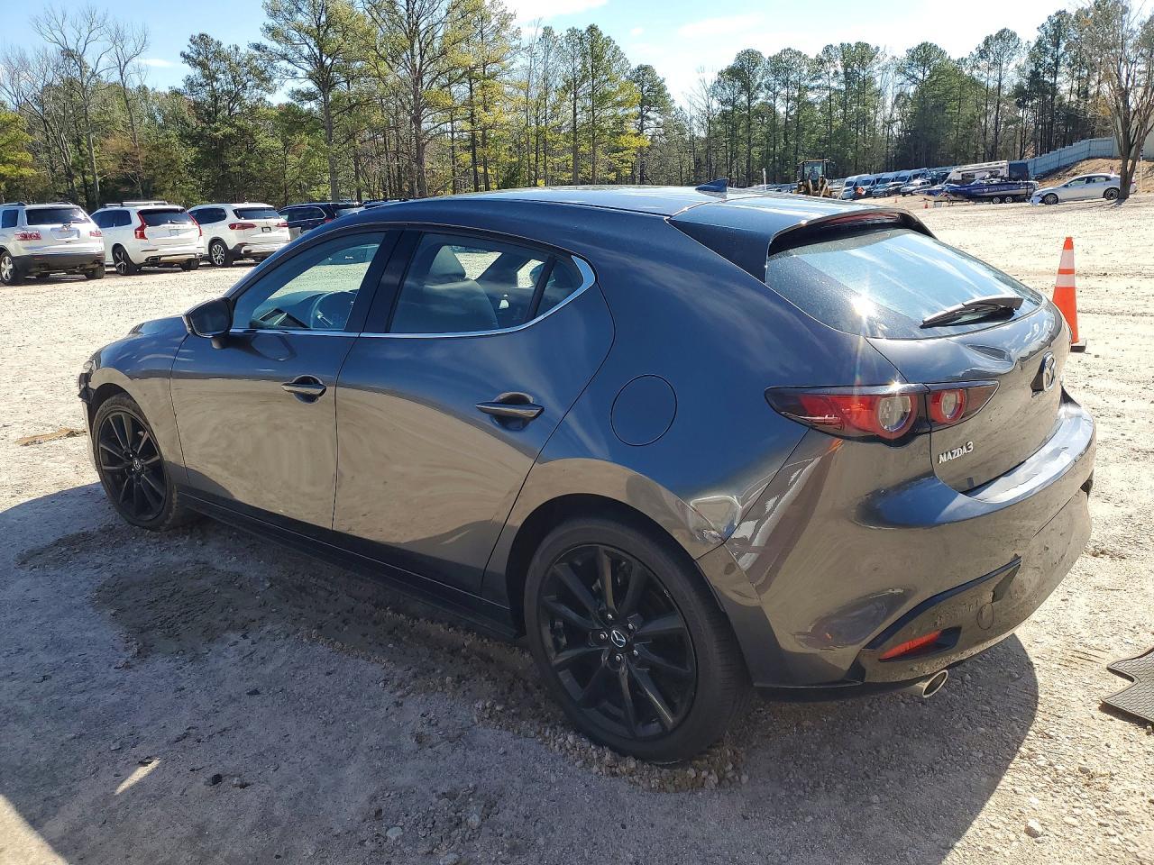 2021 Mazda 3 Premium - Фото 2