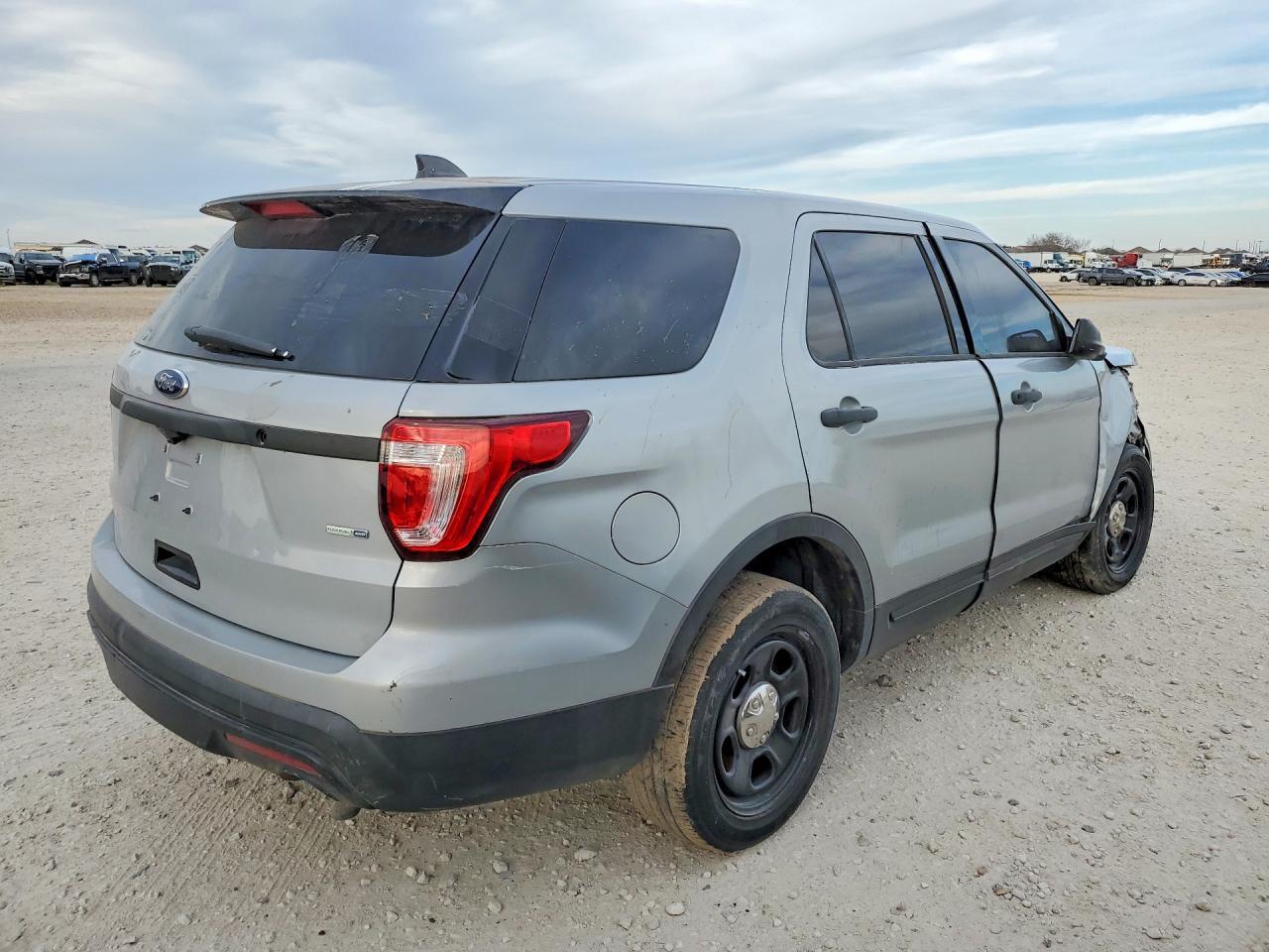 2016 Ford Explorer Police Interceptor - Image 3
