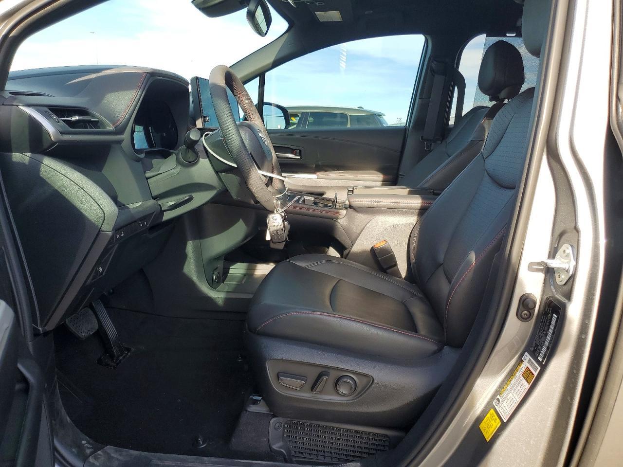 2026 Toyota Sienna Xse - Image 7