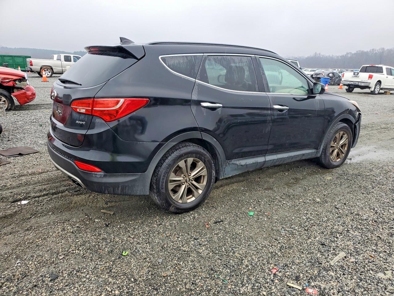 2014 Hyundai Santa Fe Sport 2.4L - Image 3