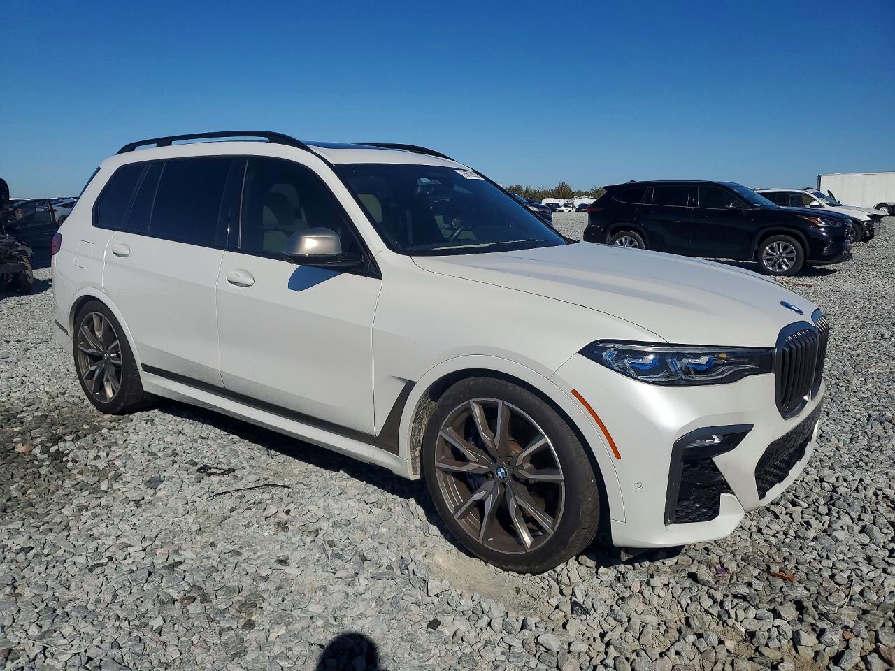 2022 BMW X7 M50I - Фото 4