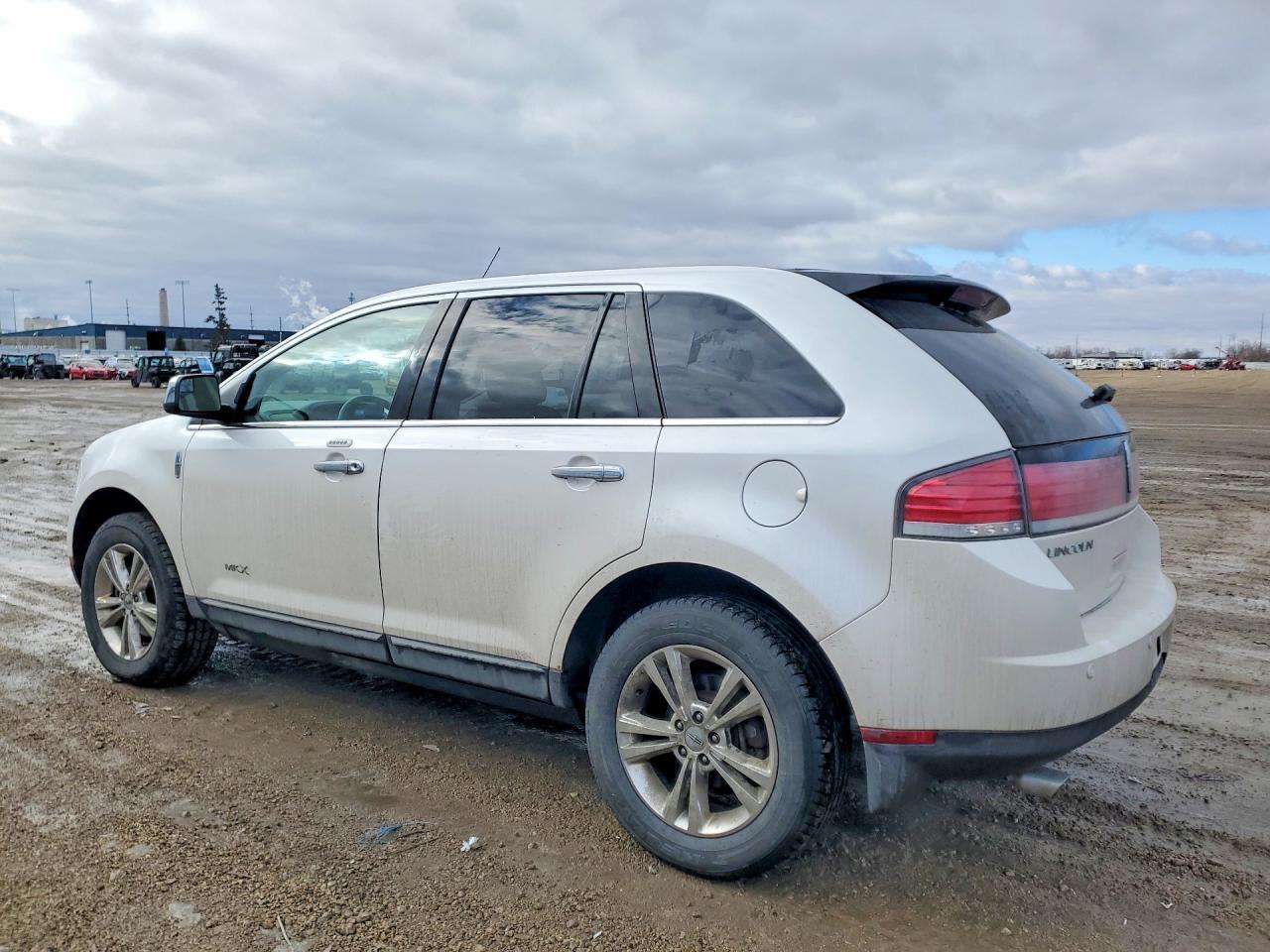 2010 Lincoln Mkx - Image 2