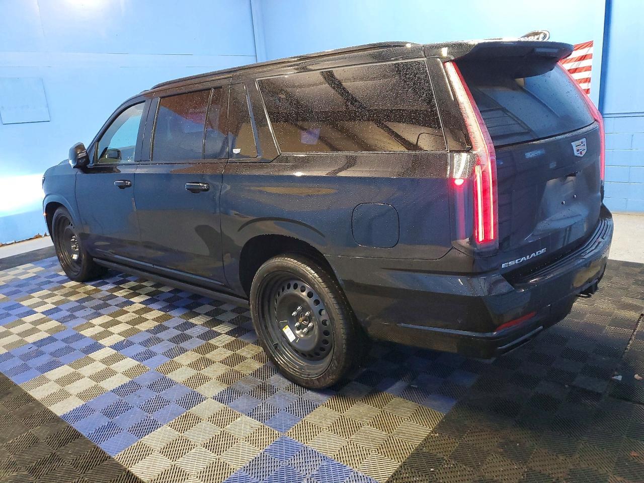 2026 Cadillac Escalade Esv Sport Platinum - Image 2