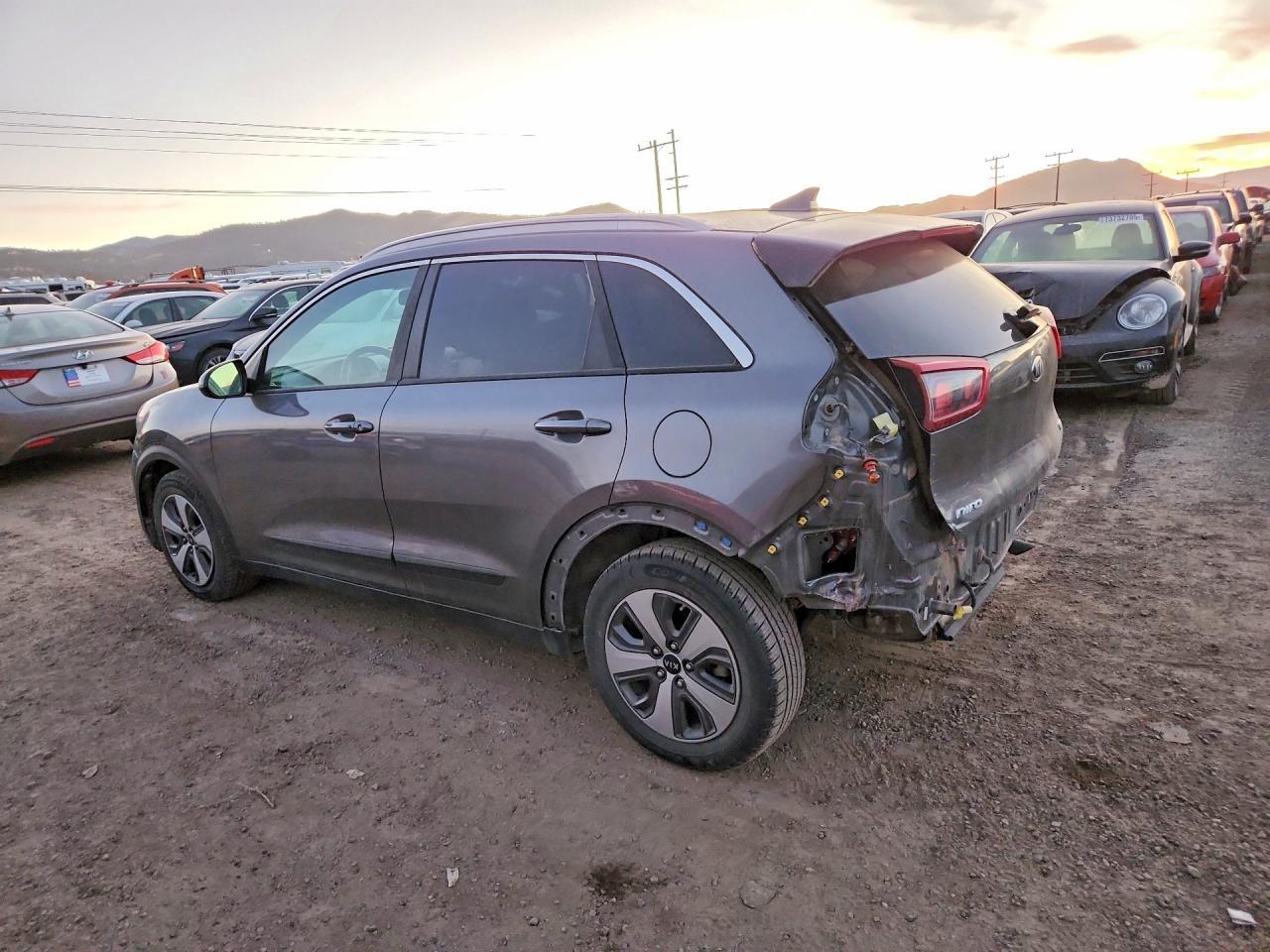 2017 Kia Niro Fe - Image 2