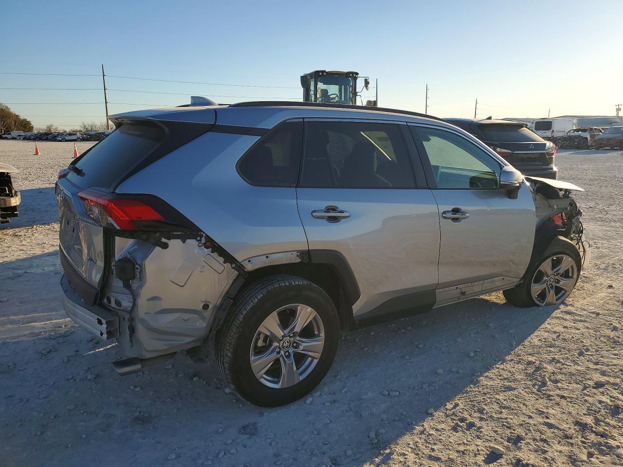 2024 Toyota Rav4 Xle - Фото 3
