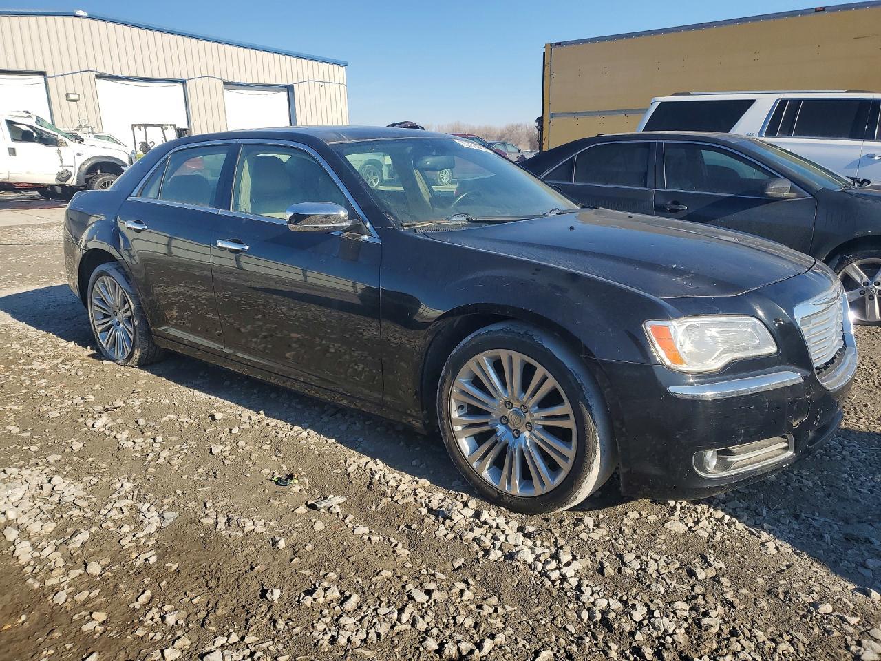 2012 Chrysler 300 Limited - Фото 4