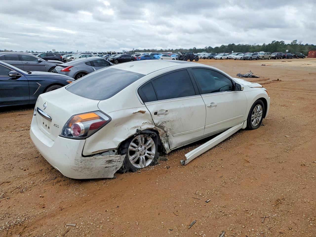 2010 Nissan Altima Base - Image 3