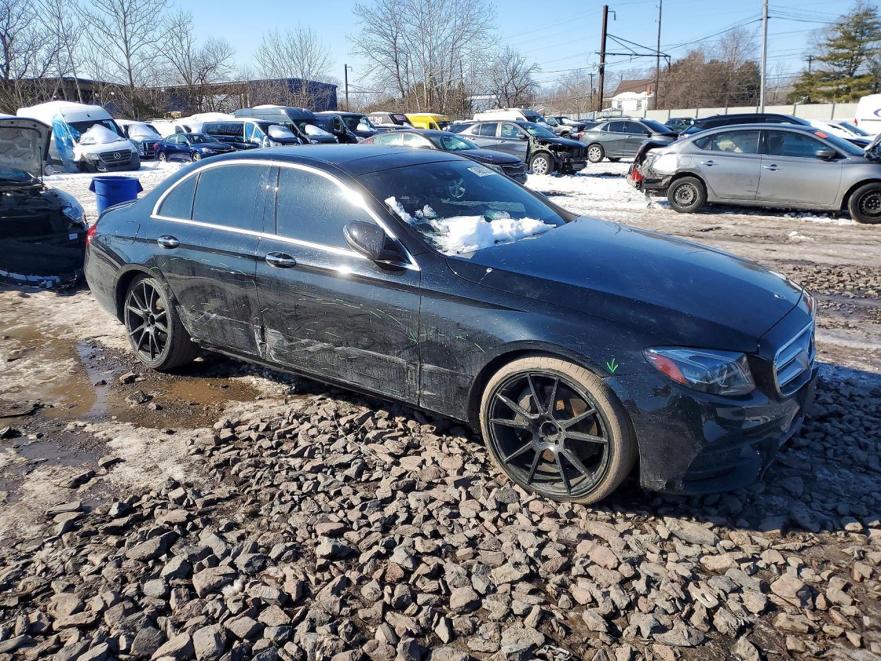 2018 Mercedes-Benz E 300 4Matic - Фото 4
