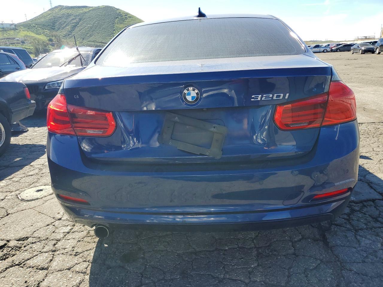 2017 BMW 320 I - Image 6