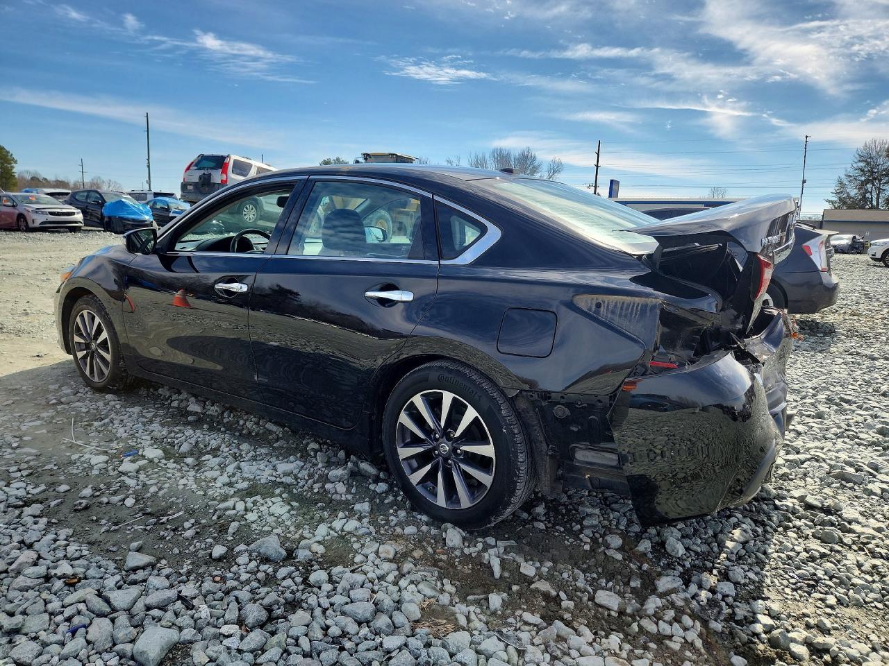 2017 Nissan Altima 2.5 - Фото 2