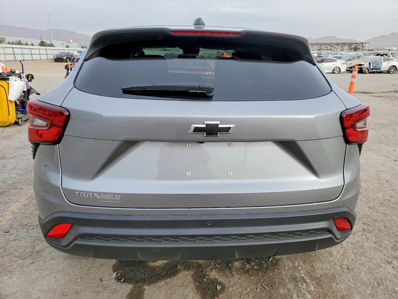 2025 Chevrolet Trax Ls - Фото 6