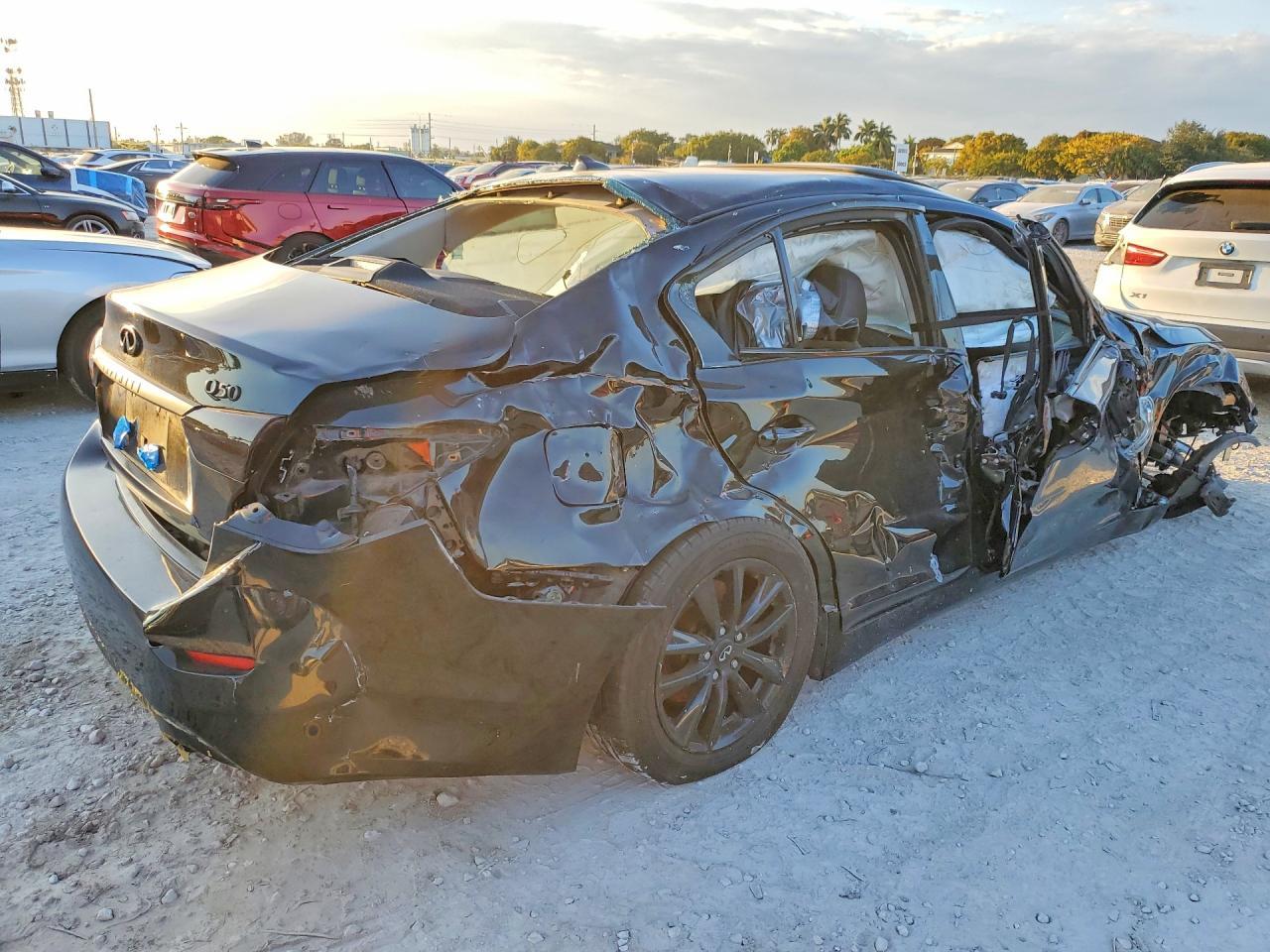 2016 Infiniti Q50 Base - Фото 3