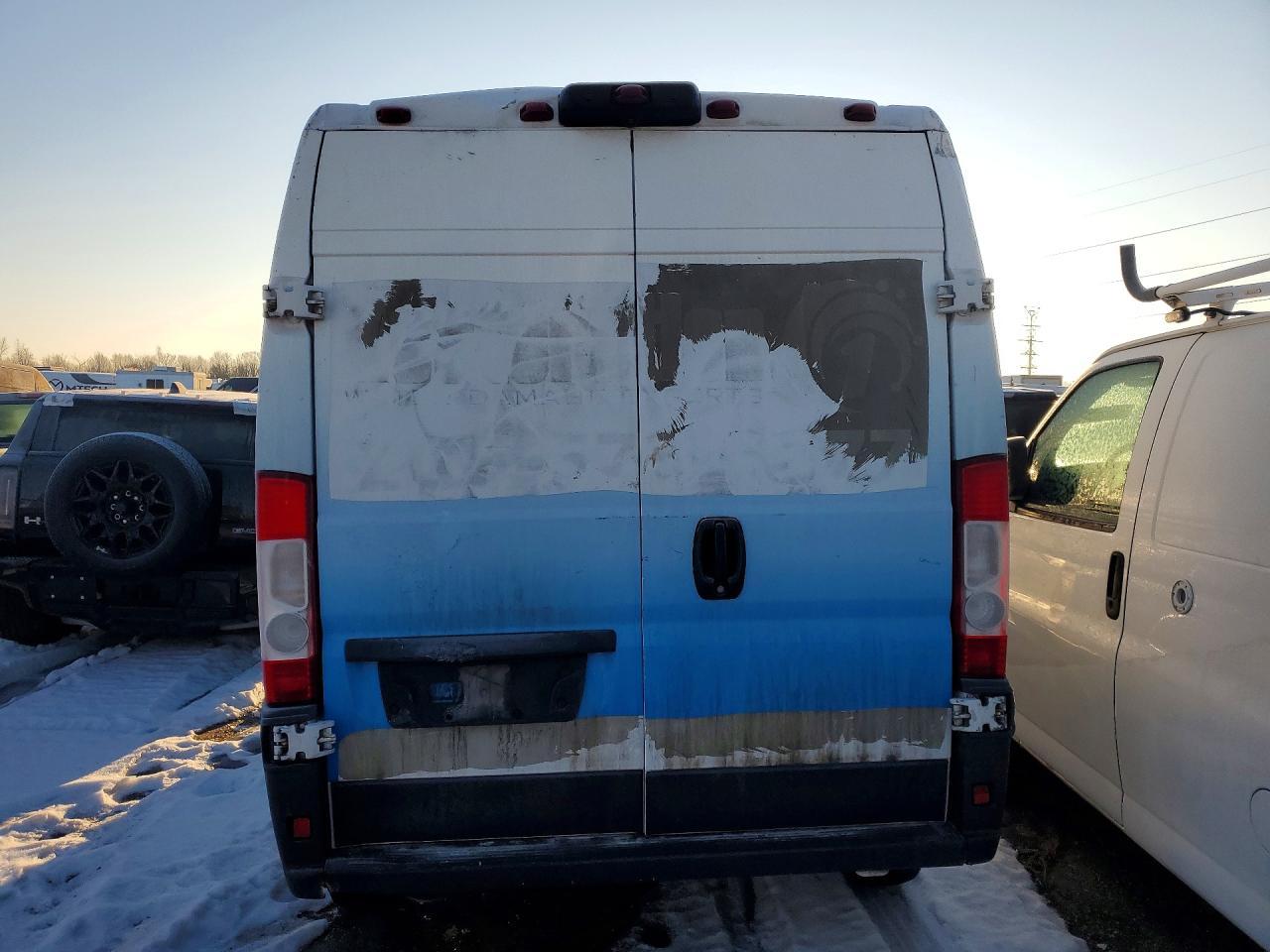 2018 Ram Promaster 2500 Delivery Van - Фото 6