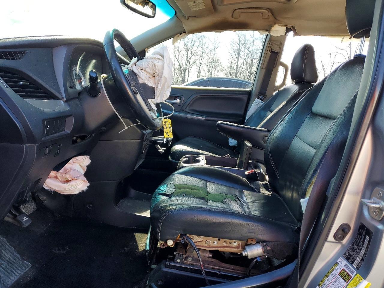 2015 Toyota Sienna Se 8-Passenger - Фото 7