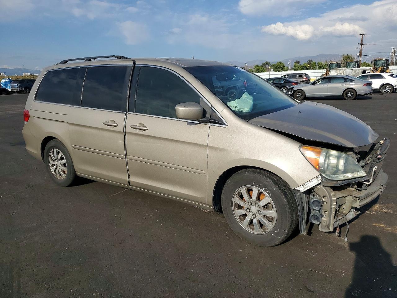 2009 Honda Odyssey Touring - Image 4